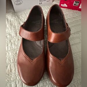 Dansko Mary Jane’s.  Camel, size 39
